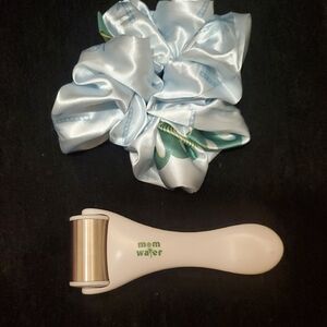 Mom Water Massage Roller with Blue Scrunchie